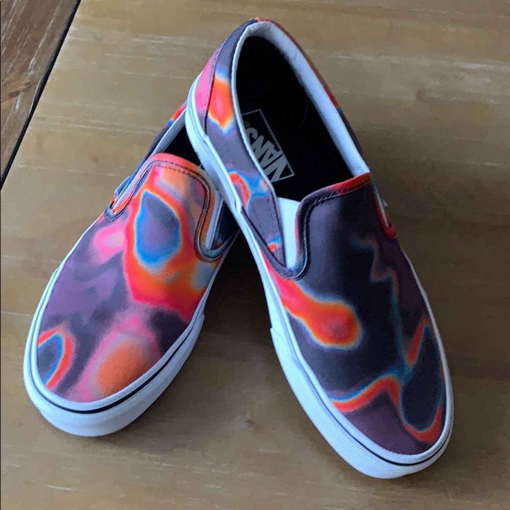 Women’s 8 unique Vans New!!